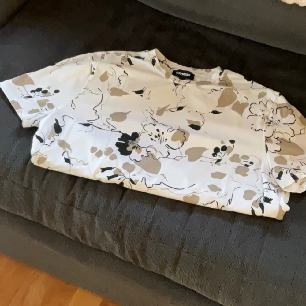 Express Men’s Size L T-shirt